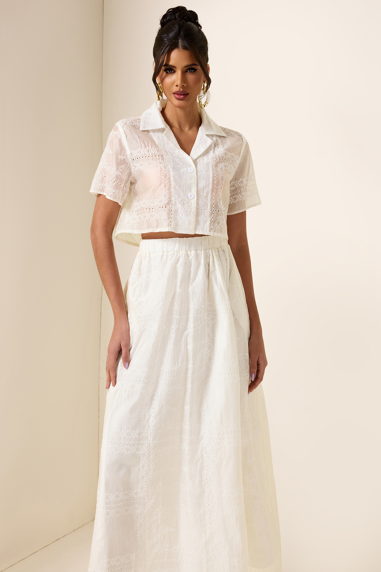 Solid Embroidred Top ＆ Mid Waist Embroidered Skirt Set