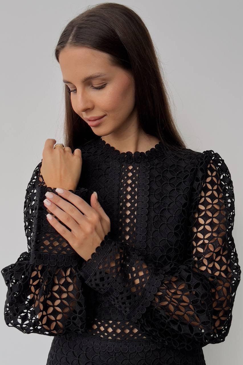 Solid Lace Lantern Sleeve Midi Dress