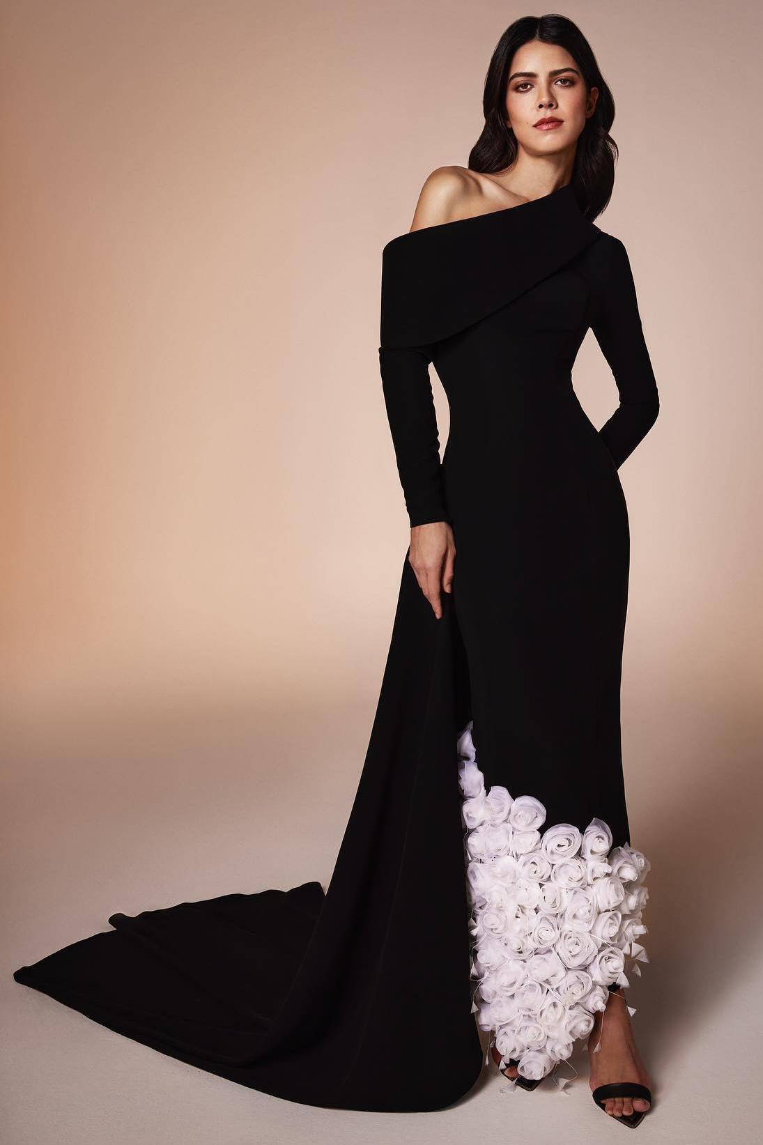 Contrast Color 3D Flower Skew Collar Maxi Dress